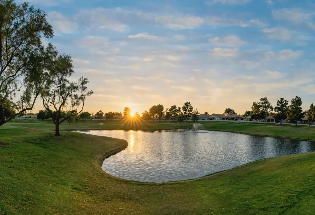 Lampea voit hoitaa esimerkiksi ilmastinratkaisulla, jossa on myös esteettinen puoli. Tämä sopii erityisesti majoitustoiminnan läheisyydessä oleviin lampiin tai golfkentille. Sivulla on sitten mukava kävellä.